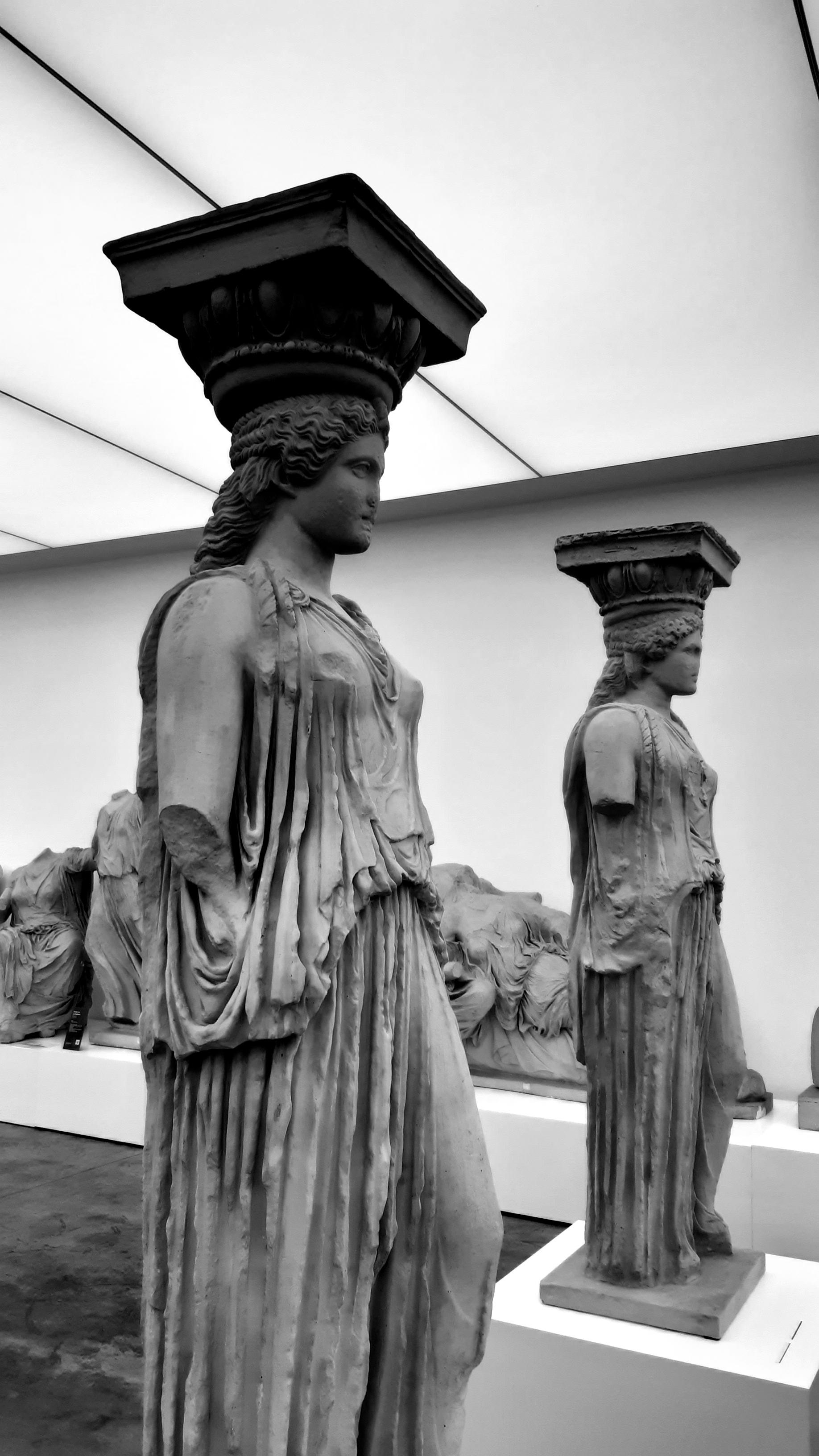 Caryatides MuMo