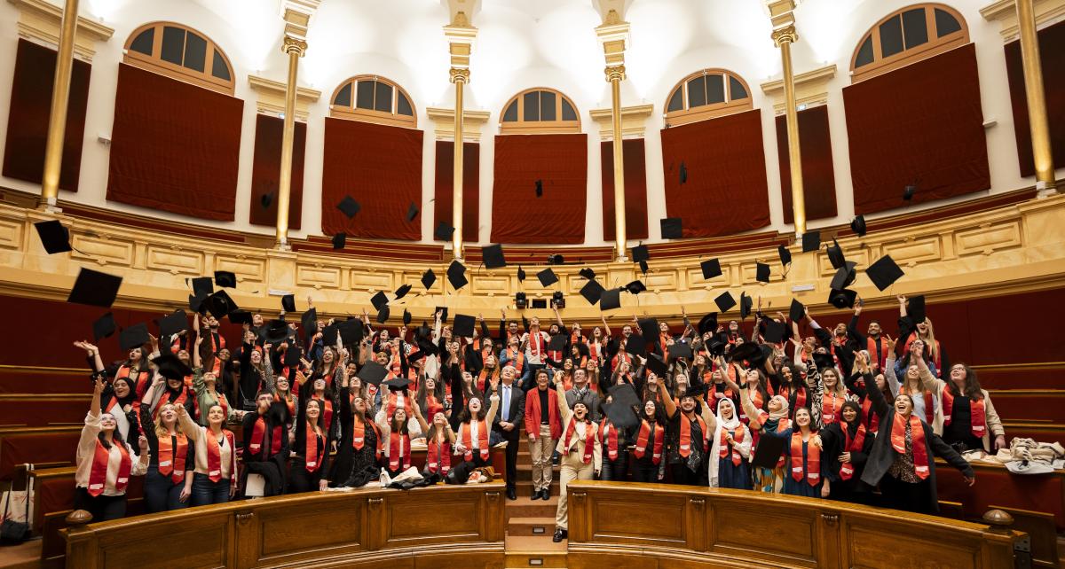 Lancer des coiffes universitaires, cérémonie de remise de diplôme MEEF Promotion 2023