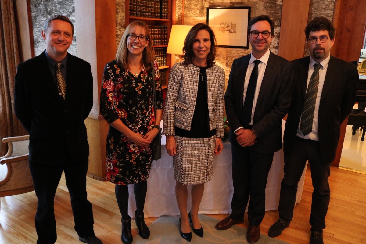 Signature double-diplôme franco-canadien dans le domaine de l’enseignement des langues et du bilinguisme