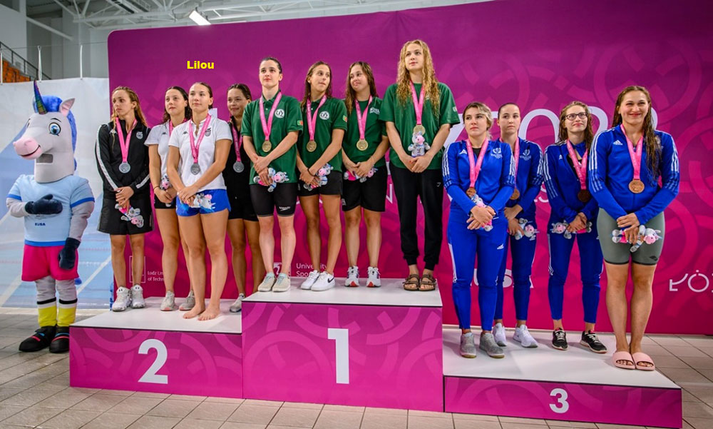 Podium du relais 4x100m 4 nages avec Lilou Baumstark (100m Brasse) à la 2e place 